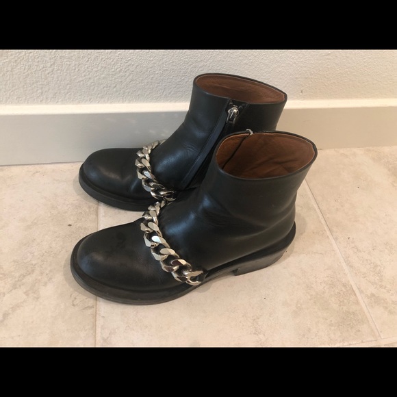 Givenchy Chain leather boots - Picture 2 of 4